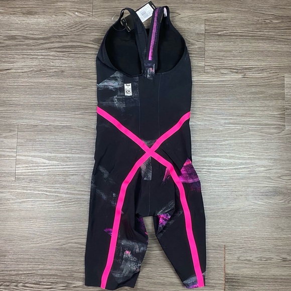 Adidas Freestyle XVIII Closed Back 24in Swim Suit - Picture 2 of 4